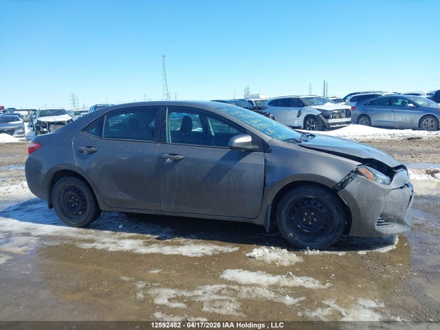 12592482 :رقم المزاد ، 2T1BURHE9JC038741 vin ، 2018 Toyota Corolla Le مزاد بيع