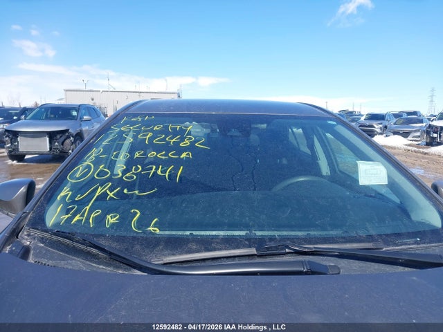 12592482 :رقم المزاد ، 2T1BURHE9JC038741 vin ، 2018 Toyota Corolla Le مزاد بيع