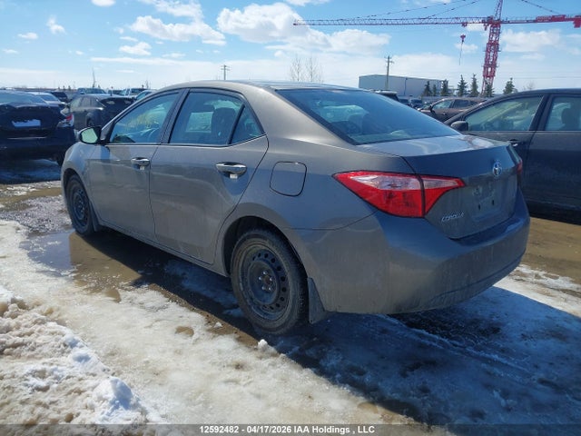 12592482 :رقم المزاد ، 2T1BURHE9JC038741 vin ، 2018 Toyota Corolla Le مزاد بيع