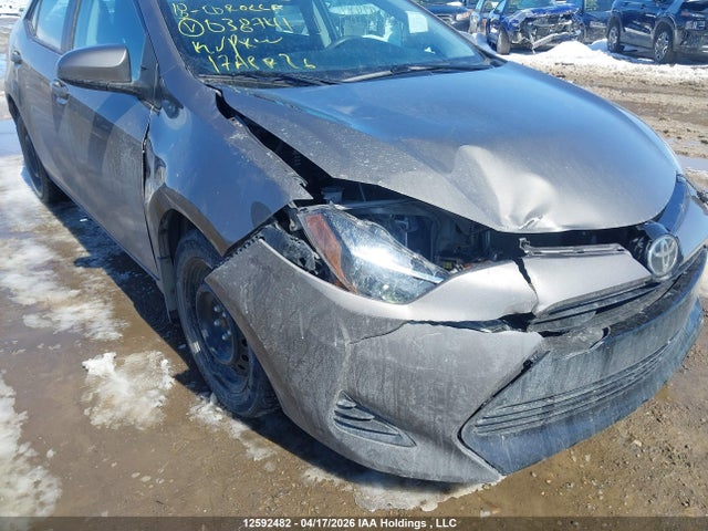 12592482 :رقم المزاد ، 2T1BURHE9JC038741 vin ، 2018 Toyota Corolla Le مزاد بيع
