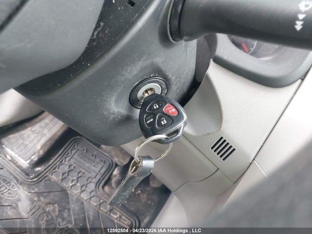 2013 Toyota Corolla Ce მანქანა იყიდება აუქციონზე, vin: 2T1BU4EE0DC988742, აუქციონის ნომერი: 12592504