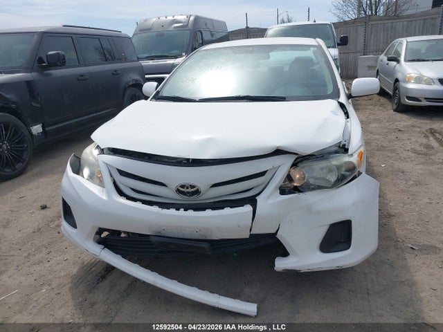 2013 Toyota Corolla Ce მანქანა იყიდება აუქციონზე, vin: 2T1BU4EE0DC988742, აუქციონის ნომერი: 12592504