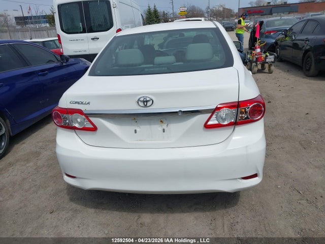 2013 Toyota Corolla Ce მანქანა იყიდება აუქციონზე, vin: 2T1BU4EE0DC988742, აუქციონის ნომერი: 12592504