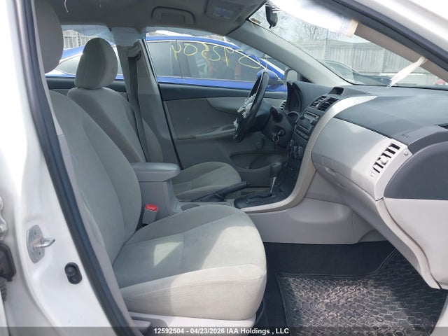 2013 Toyota Corolla Ce მანქანა იყიდება აუქციონზე, vin: 2T1BU4EE0DC988742, აუქციონის ნომერი: 12592504