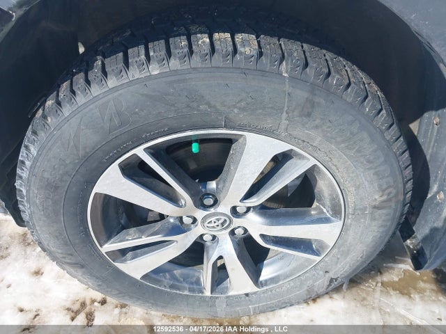 Продаж на аукціоні авто 2018 Toyota Rav4 Xle, vin: 2T3WFREV5JW425311, номер лоту: 12592536