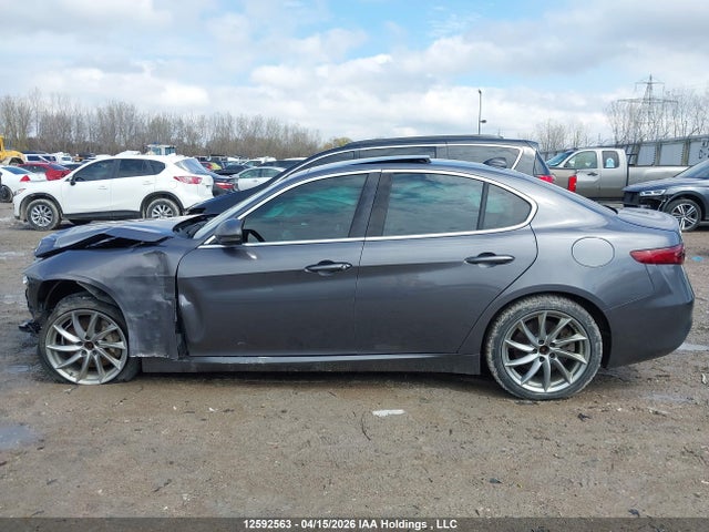 Alfa Romeo Giulia 2017 ZARFAEDN1H7535454 Image 15