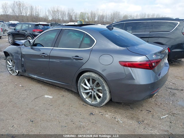 Alfa Romeo Giulia 2017 ZARFAEDN1H7535454 Image 3