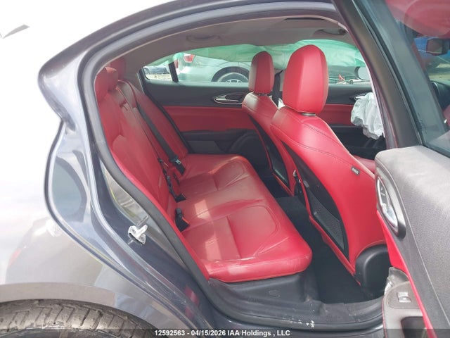 Alfa Romeo Giulia 2017 ZARFAEDN1H7535454 Image 8