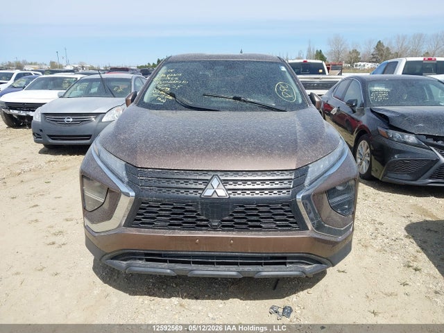 JA4ATUAA8NZ602586 Mitsubishi Eclipse Cross Es