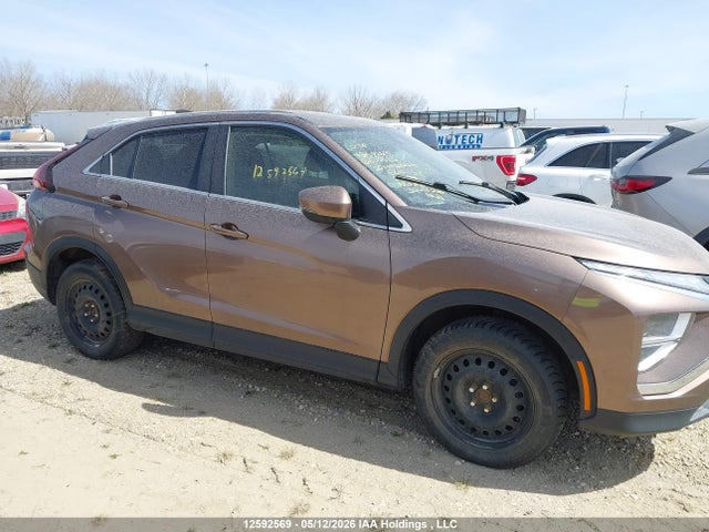 JA4ATUAA8NZ602586 Mitsubishi Eclipse Cross Es
