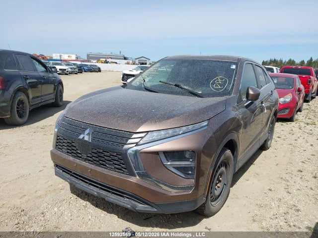 JA4ATUAA8NZ602586 Mitsubishi Eclipse Cross Es