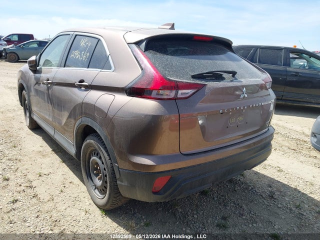 JA4ATUAA8NZ602586 Mitsubishi Eclipse Cross Es
