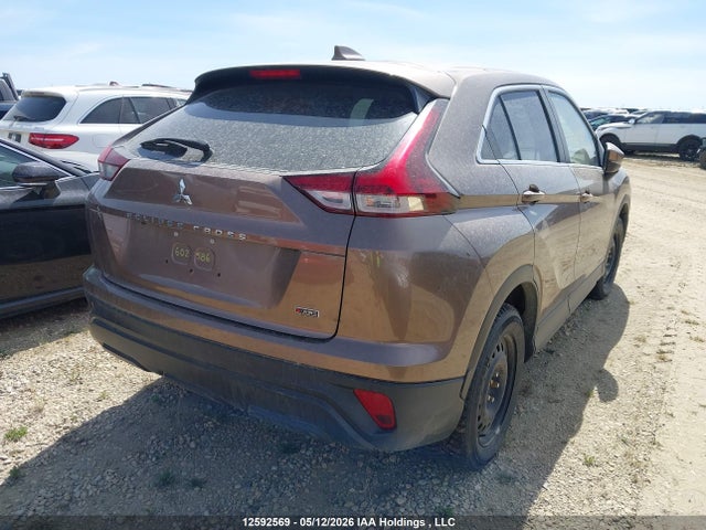 JA4ATUAA8NZ602586 Mitsubishi Eclipse Cross Es