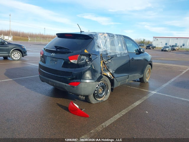 KM8JT3AF0FU051429 Hyundai Tucson Gl