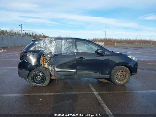 KM8JT3AF0FU051429 Hyundai Tucson Gl