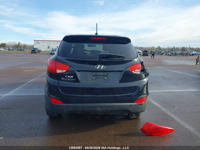 KM8JT3AF0FU051429 Hyundai Tucson Gl
