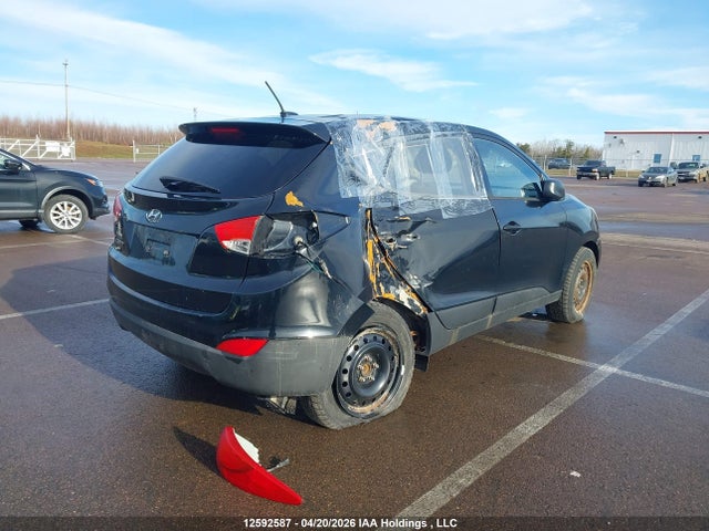 KM8JT3AF0FU051429 Hyundai Tucson Gl