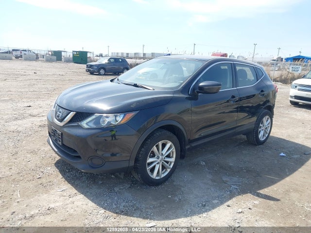 JN1BJ1CP0JW192591 Nissan Qashqai S 4dr2wd