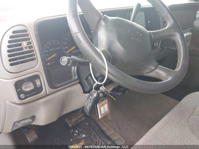 1998 Chevrolet C1500 Cheyenne/silverado მანქანა იყიდება აუქციონზე, vin: 1GCEC19M3WR161200, აუქციონის ნომერი: 12592622