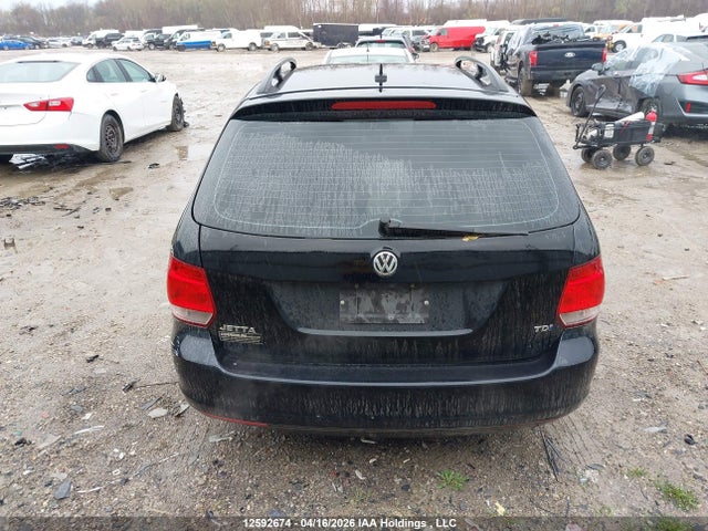 12592674 :رقم المزاد ، 3VWKX7AJ8AM676177 vin ، 2010 Volkswagen Jetta S مزاد بيع