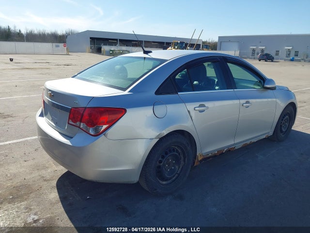 1G1PE5SB6E7422244 Chevrolet Cruze