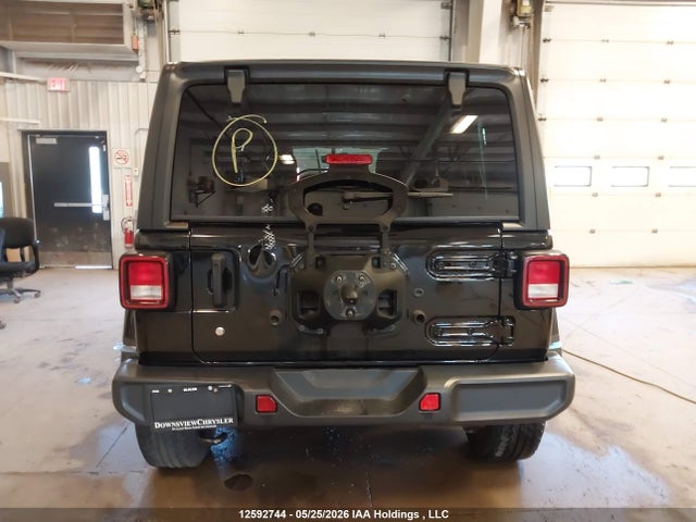 1C4HJXEG3LW134467 Jeep Wrangler Unlimited Sahara
