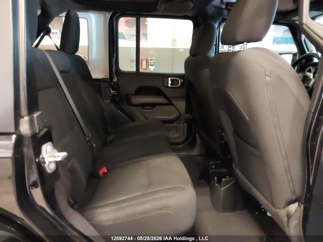 1C4HJXEG3LW134467 Jeep Wrangler Unlimited Sahara