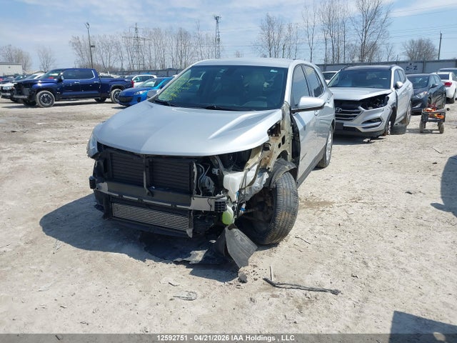 2GNAXJEV8J6118162 Chevrolet EQUINOX LT