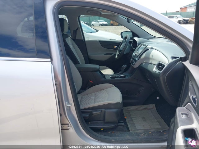 2GNAXJEV8J6118162 Chevrolet EQUINOX LT