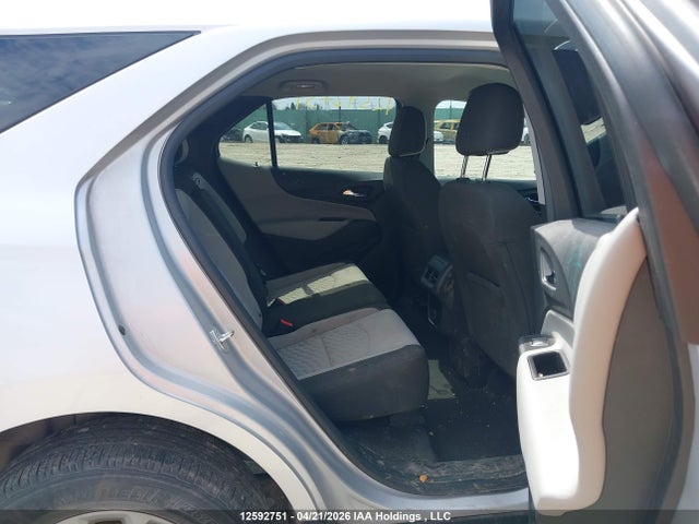 2GNAXJEV8J6118162 Chevrolet EQUINOX LT