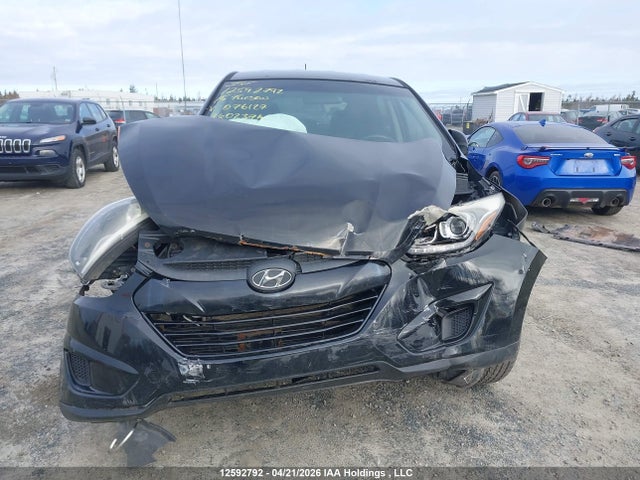 KM8JTCAFXFU076127 Hyundai TUCSON GLS