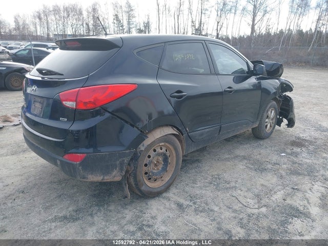 KM8JTCAFXFU076127 Hyundai TUCSON GLS