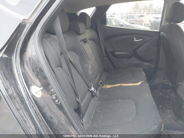 KM8JTCAFXFU076127 Hyundai TUCSON GLS