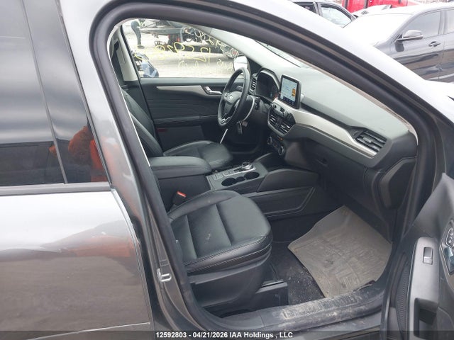 1FMCU9H67NUA49674 Ford ESCAPE SEL
