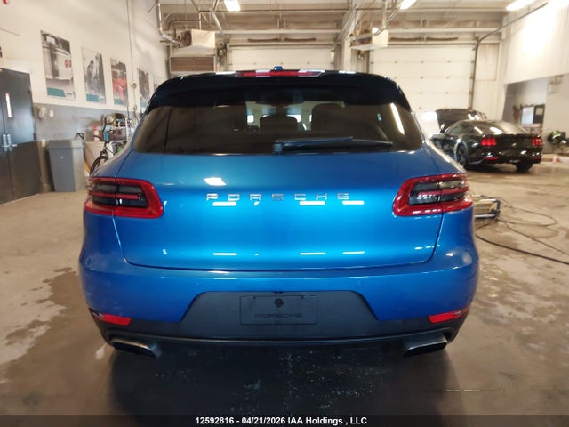 Porsche Macan 2018 WP1AA2A53JLB02253 Image 16