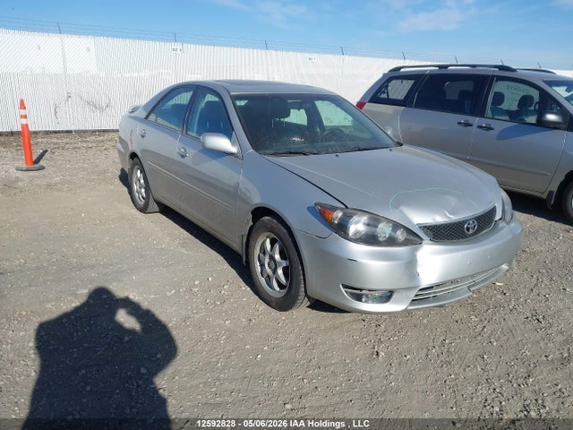 2005 Toyota Camry Le/se/std/xle მანქანა იყიდება აუქციონზე, vin: 4T1BE32K75U533016, აუქციონის ნომერი: 12592828