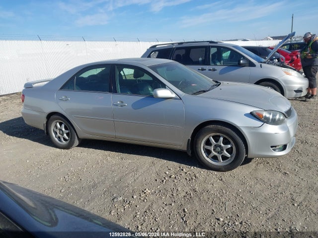 12592828 :رقم المزاد ، 4T1BE32K75U533016 vin ، 2005 Toyota Camry Le/se/std/xle مزاد بيع