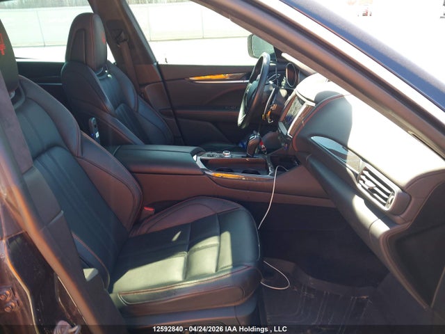 ZN661YUS9JX270577 Maserati LEVANTE S