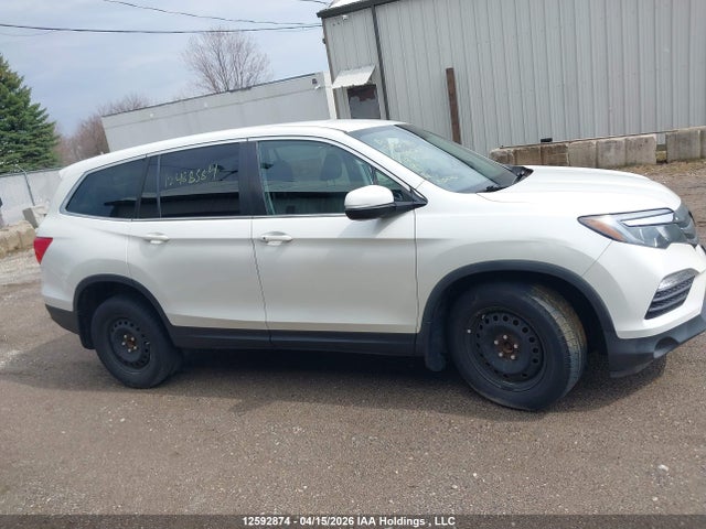 Honda PILOT LX 2017 5FNYF6H2XHB501985 Image 12