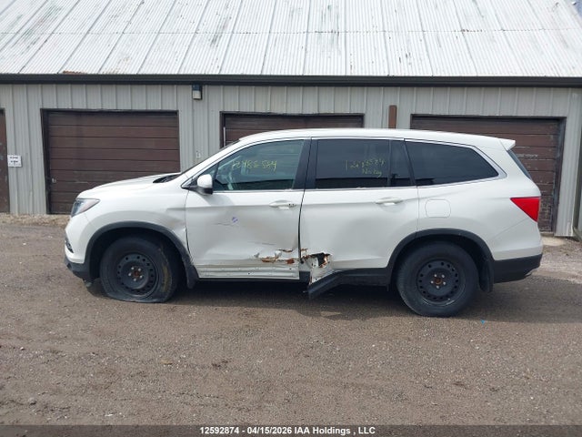 Honda PILOT LX 2017 5FNYF6H2XHB501985 Image 13