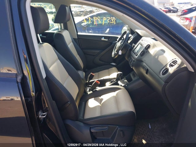 12592917 :رقم المزاد ، WVGNV7AX1HK017798 vin ، 2017 Volkswagen Tiguan Wolfsburg مزاد بيع