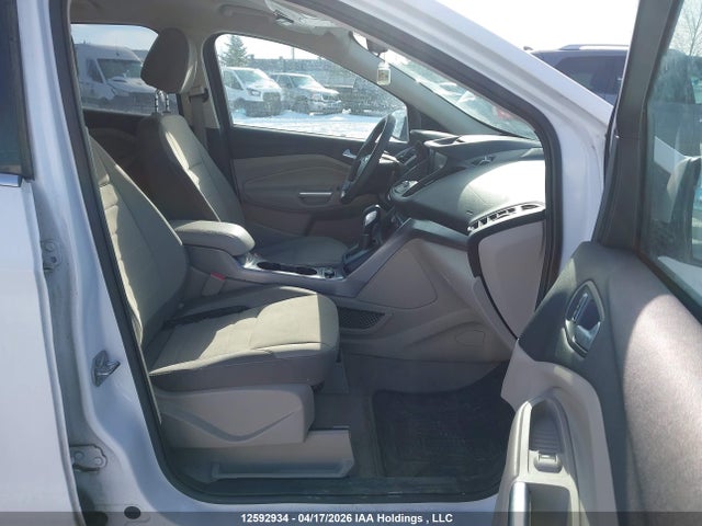 Продаж на аукціоні авто 2015 Ford Escape Se, vin: 1FMCU9GX6FUC68217, номер лоту: 12592934
