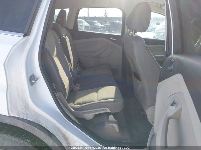 Продаж на аукціоні авто 2015 Ford Escape Se, vin: 1FMCU9GX6FUC68217, номер лоту: 12592934