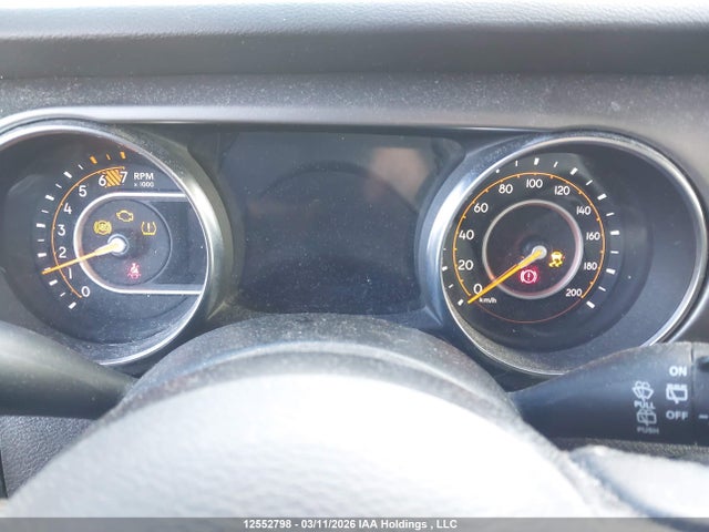 1C4HJXDN6KW687385 Jeep Wrangler Unlimited Sport