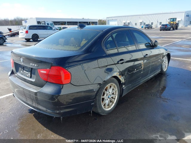 12585711 :رقم المزاد ، WBAPG7C55BA795759 vin ، 2011 Bmw 323 I مزاد بيع