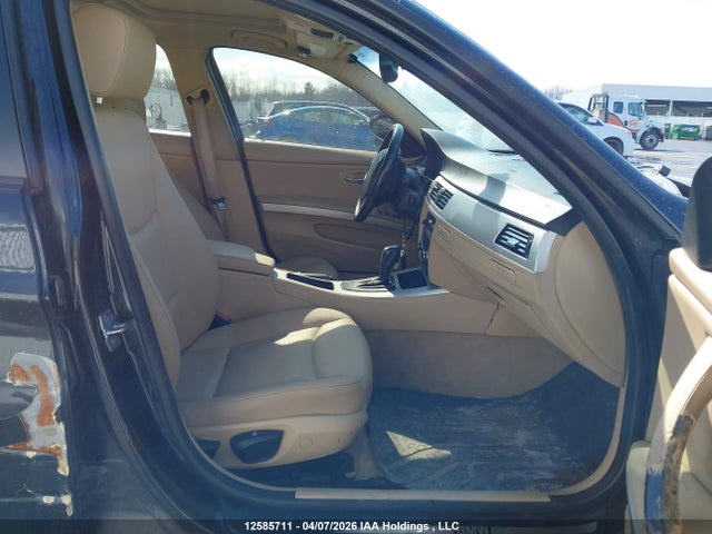 12585711 :رقم المزاد ، WBAPG7C55BA795759 vin ، 2011 Bmw 323 I مزاد بيع