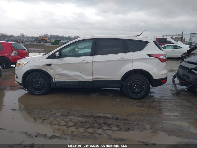 1FMCU9G99HUE78234 Ford ESCAPE SE