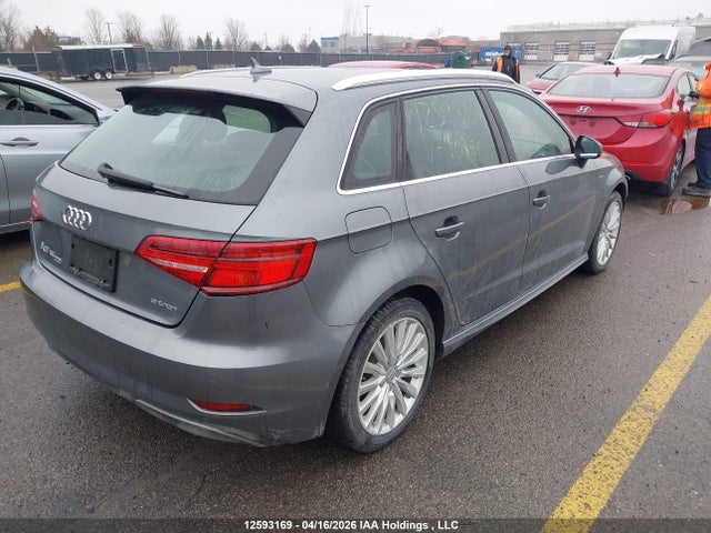WAUUPBFF0HA110344 Audi A3 E-tron Premium