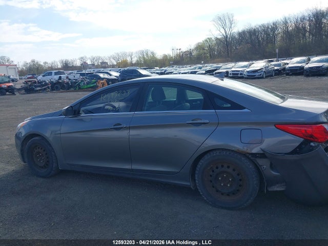 2013 Hyundai Sonata Gls მანქანა იყიდება აუქციონზე, vin: 5NPEB4AC2DH766482, აუქციონის ნომერი: 12593203