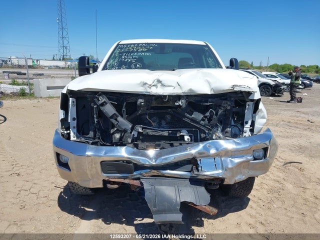 Chevrolet SILVERADO 2500HD 2015 1GC2KVE85FZ114885 Image 13